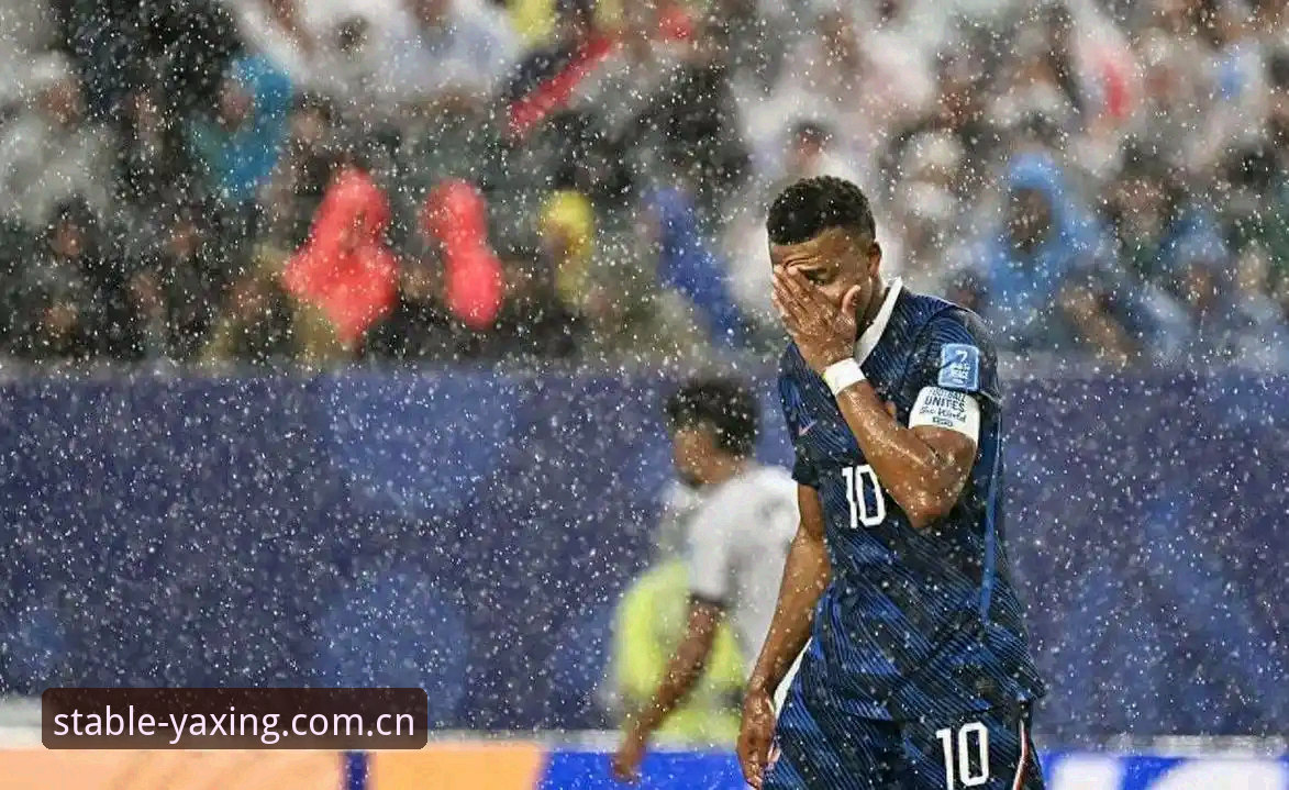 雷暴中断两小时，姆巴佩里程碑之夜全记录